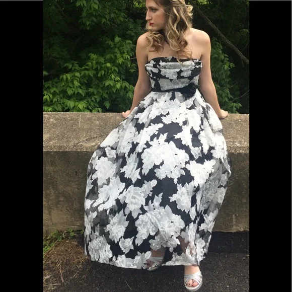 strapless open back dress Black and White Floral Prom Dresses with Puffed Sleeve, Belt, Velvet Bodice, Quinceanera Dresses BG050 Black / US12 main image 1